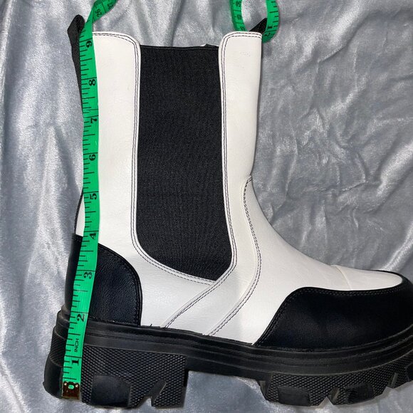 π Bundle Deal: 4 for $20! π White Chelsea booties size 8 - Picture 14 of 16